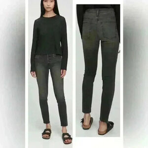 Gap Mid Rise True  Skinny Jeans with Washwell Black Button Fly size 25 regular